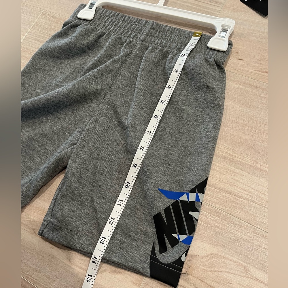 Nike Kids White Tee and Gray Shorts Set with Blue and Black Graphics Size 6 - Picture 11 of 12